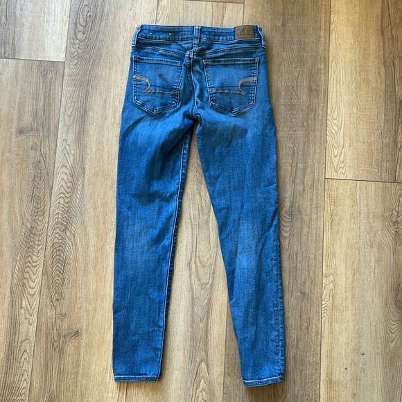 American Eagle Woman’s denim skinny jean. Next Level stretch. Size 2. - Picture 2 of 4